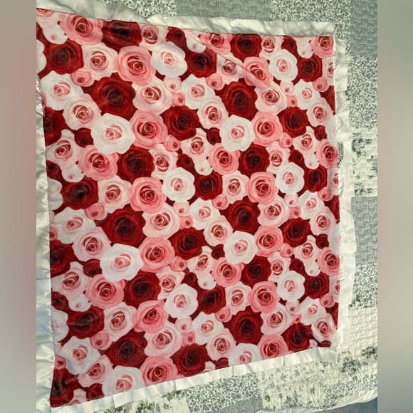 Minky Couture infant Floral Rose blanket - Picture 3 of 6